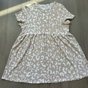 NWT Charlotte Avery Tan and White Leopard Print Dress size M